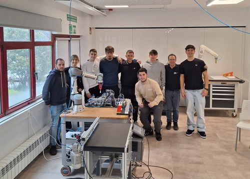 Elkarlaneko Robotika: lanbide heziketako espezializazioaren lehen promozioaren amaiera