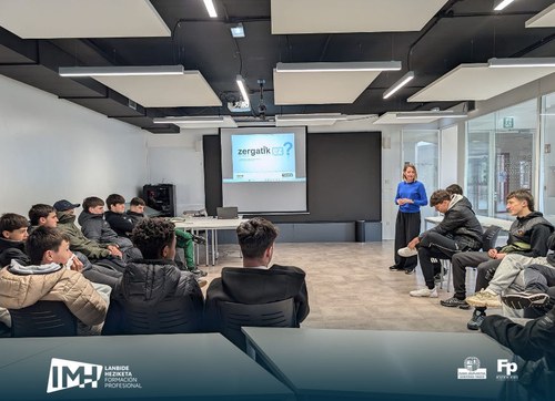 Euskararen erabilera indartzen goi mailako zikloetan