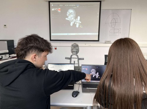 Fabrikazio Aditiboko espezializazioko ikasleen erronka: Mankuerna euskarria