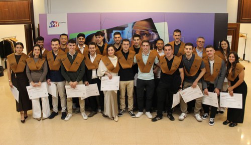 IMH Campuseko unibertsitate graduazio ekitaldia: argazkiak eta bideoa. 2025-11-14