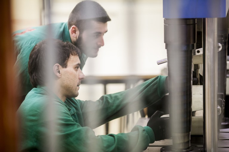 Cursos con compromiso de contratación — IMH Campus