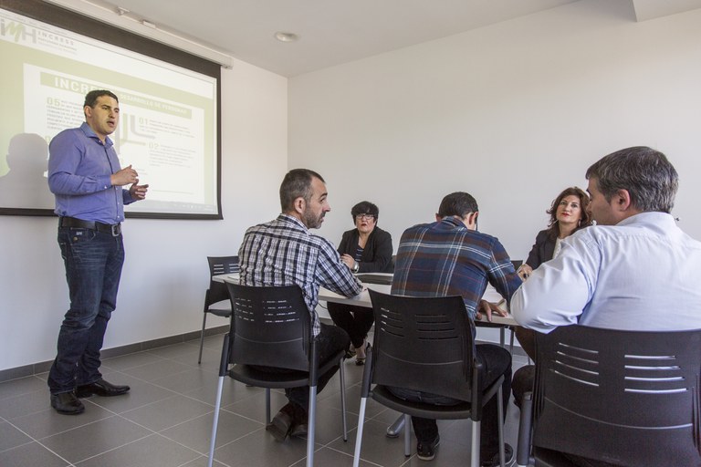 taldeko bilera 5 kide